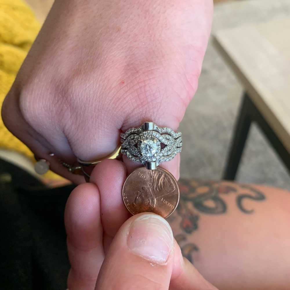 1.5 Ct total weight diamond  14kt white gold